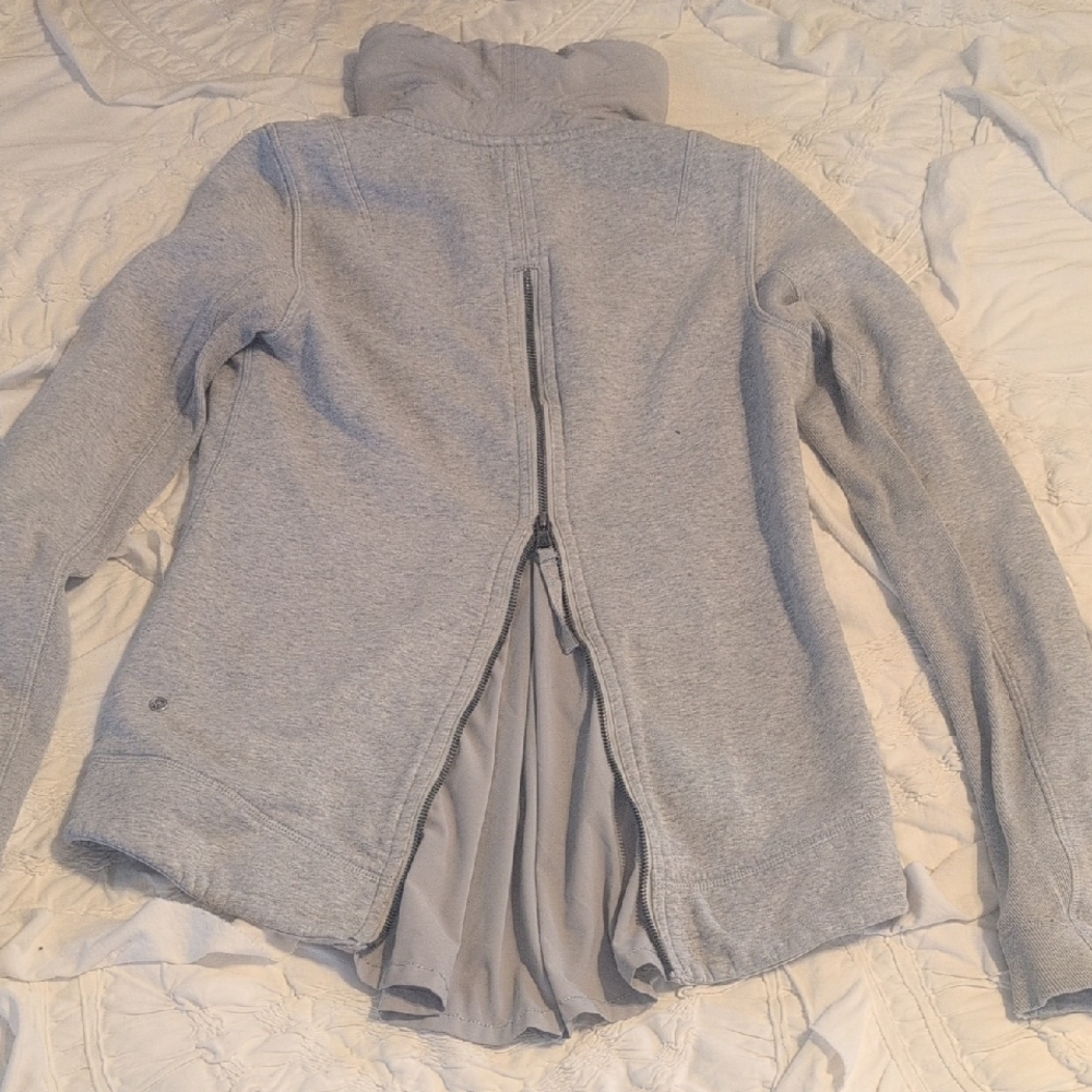 Lululemon En Route Gray Jacket